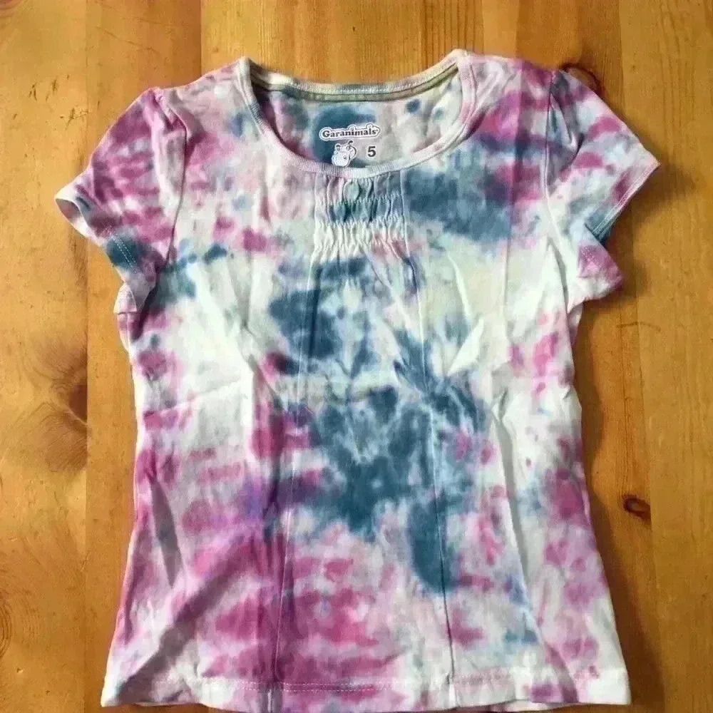 New! Tie dye shirt girl